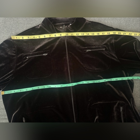 Chico's Black Velvet Jacket Classic Fit Zip Pockets Long Sleeve Sz 0 USA Small - Picture 9 of 10